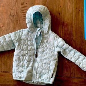 North face Thermoball 3T jacket, very good condition!